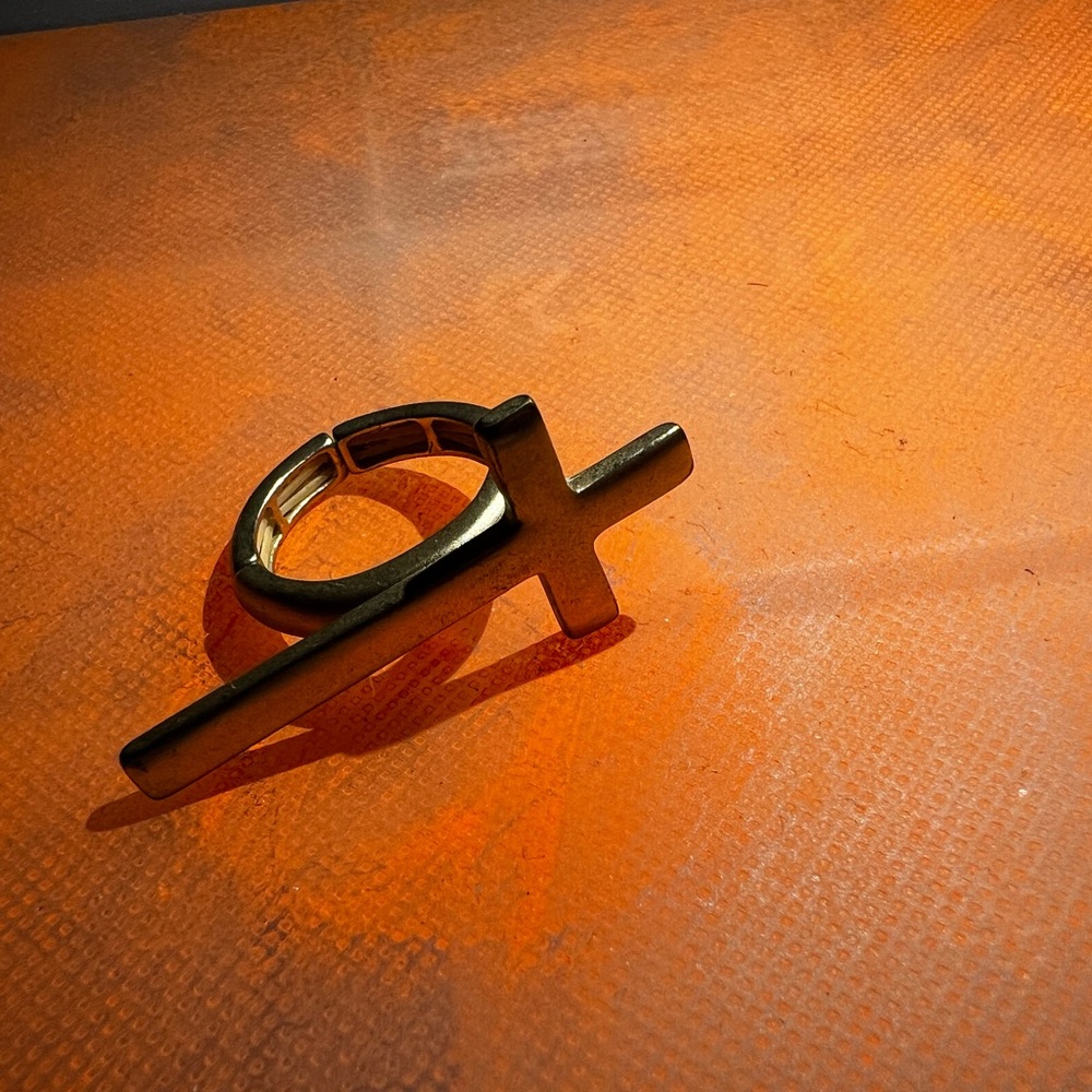 Cross ring - Picture 2 of 2